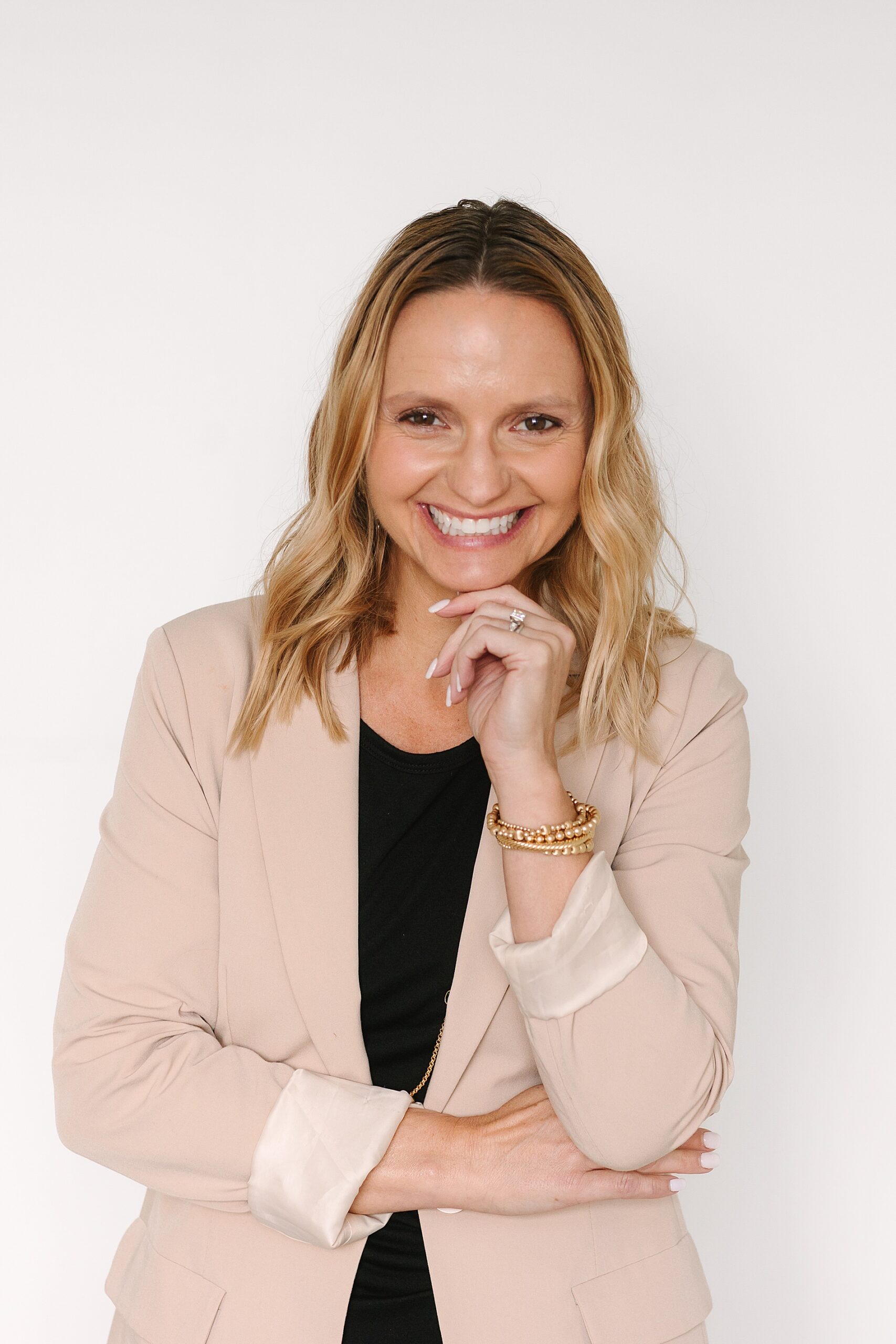 using your headshot in email signature and other strategic places to build trust and connection 