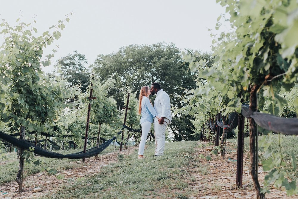 Summer Engagement session at Arrington Vineyards | Amy Allmand photography